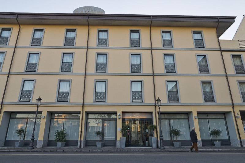 Hotel Cavour By Lvg Hotel Collection Novara Exteriér fotografie