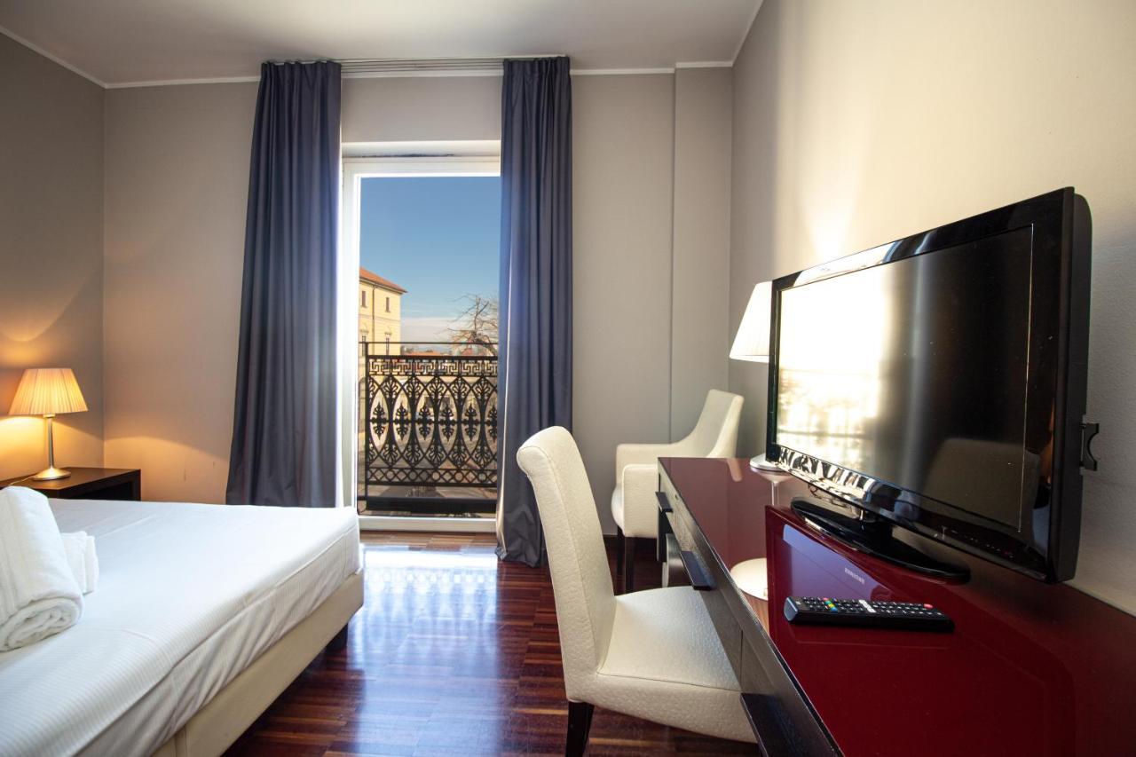 Hotel Cavour By Lvg Hotel Collection Novara Exteriér fotografie