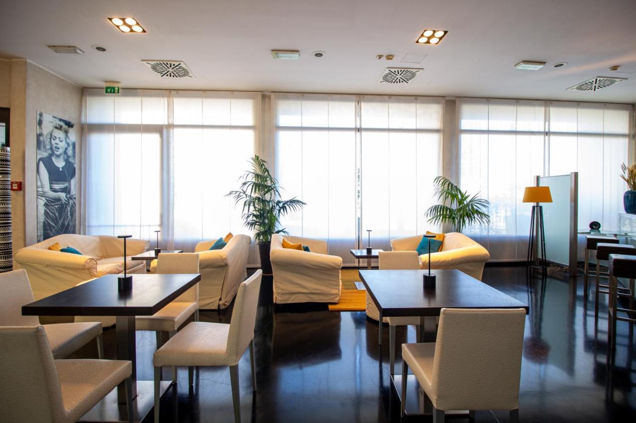 Hotel Cavour By Lvg Hotel Collection Novara Exteriér fotografie