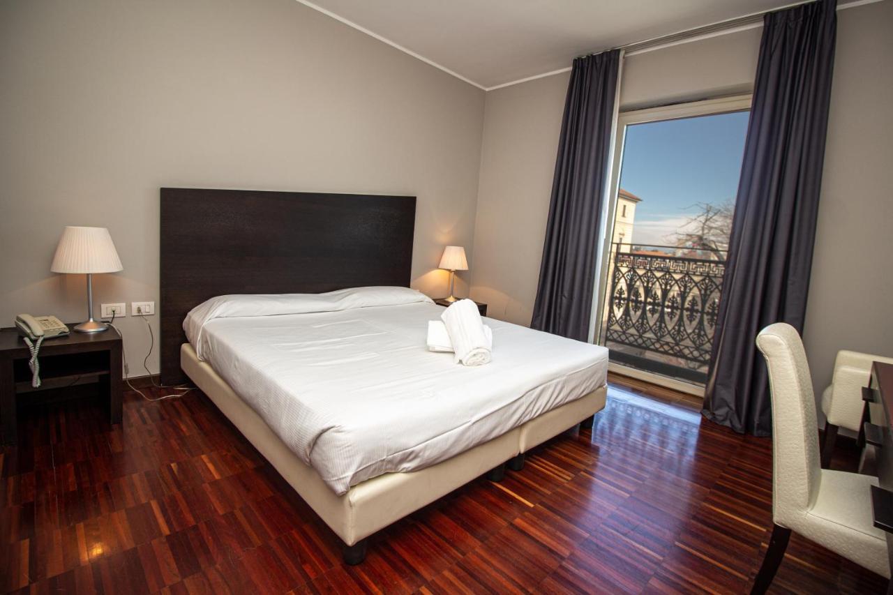Hotel Cavour By Lvg Hotel Collection Novara Exteriér fotografie